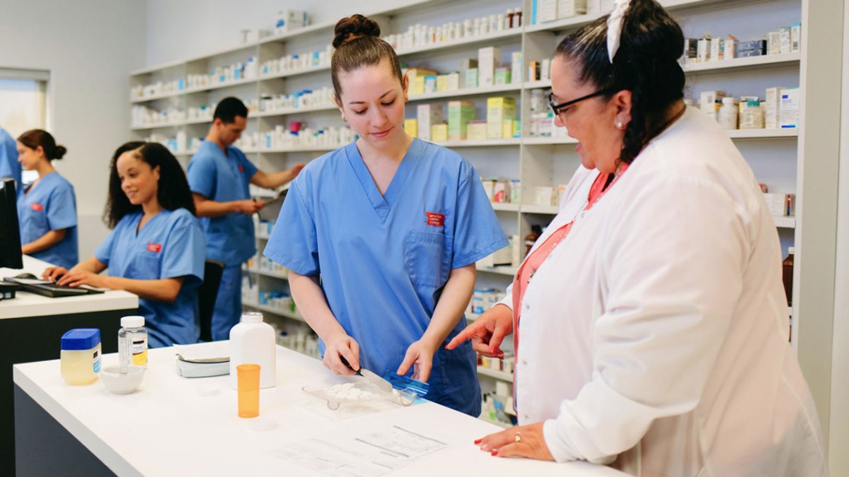 Is Dental Assisting a Good Career Choice? Here’s Everything You Need to Know