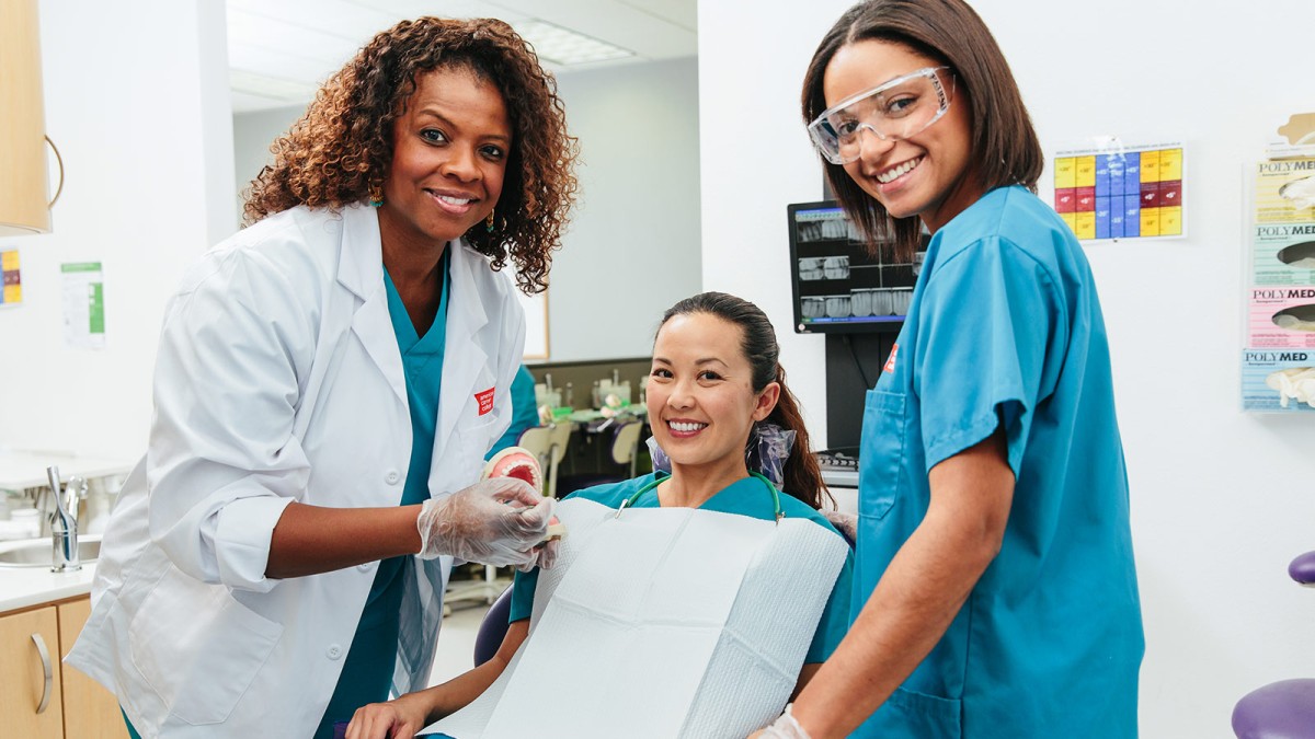 DA vs. RDA vs. CDA: What’s the Difference Between These Dental Assistant Roles?