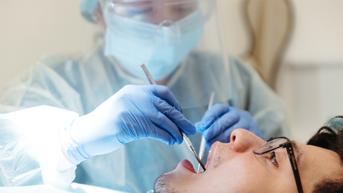 What Do Dental Assistants Do?
