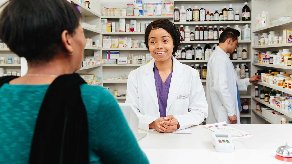 4 Things to Know About Working in a Pharmacy